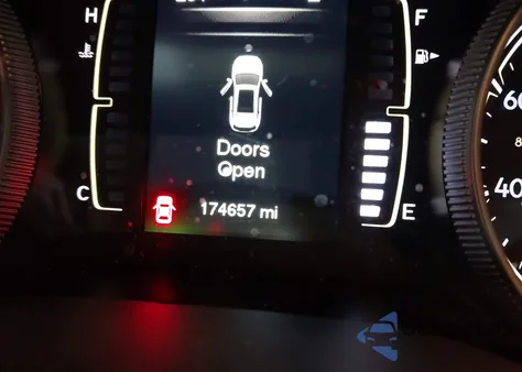 2016 Jeep Cherokee Latitude z USA, uszkodzony, nr VIN 1C4PJMCS3GW133391